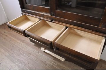 中古　星野民芸(星野民藝)　落ち着いたシックな色合いが魅力の高山式食器棚(水屋箪笥、和風キャビネット、飾り棚、収納棚、戸棚)(R-066071)