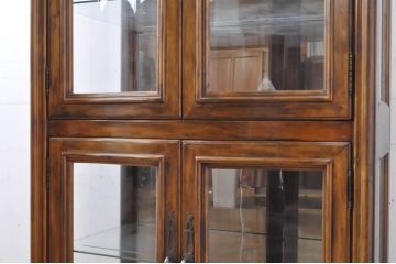 中古　DREXEL HERITAGE(ドレクセルヘリテイジ)　Grand Villa(グランドヴィラ)　高級感ある佇まいが目を引くキャビネット(キュリオケース、ガラスケース、ショーケース、飾り棚、陳列棚)(R-066073)