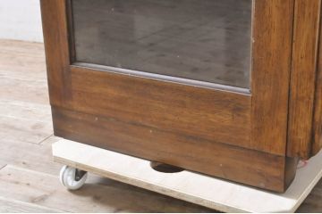 中古　DREXEL HERITAGE(ドレクセルヘリテイジ)　Grand Villa(グランドヴィラ)　高級感ある佇まいが目を引くキャビネット(キュリオケース、ガラスケース、ショーケース、飾り棚、陳列棚)(R-066075)
