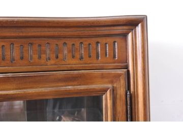 中古　DREXEL HERITAGE(ドレクセルヘリテイジ)　Grand Villa(グランドヴィラ)　高級感ある佇まいが目を引くキャビネット(キュリオケース、ガラスケース、ショーケース、飾り棚、陳列棚)(R-066075)