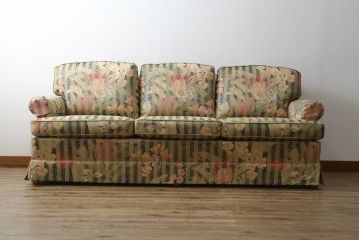 中古　美品　DREXEL HERITAGE(ドレクセルヘリテイジ)　クラシカルな佇まいが魅力の3人掛けソファ(3Pソファ、三人掛けソファ、トリプルソファ、アームソファ)(R-066078)