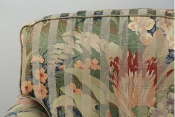 中古　美品　DREXEL HERITAGE(ドレクセルヘリテイジ)　クラシカルな佇まいが魅力の3人掛けソファ(3Pソファ、三人掛けソファ、トリプルソファ、アームソファ)(R-066078)