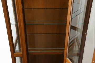 中古　DREXEL HERITAGE(ドレクセルヘリテイジ)　FRANCESCA(フランチェスカ)シリーズ　気品溢れる佇まいが魅力のガラスキャビネット(飾り棚、キュリオケース、ショーケース、ガラスケース、コレクションケース)(定価約74万円)(R-066079)