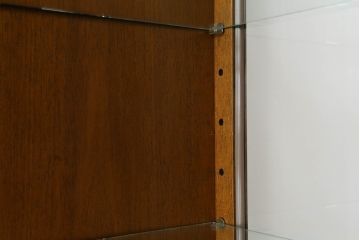 中古　DREXEL HERITAGE(ドレクセルヘリテイジ)　FRANCESCA(フランチェスカ)シリーズ　気品溢れる佇まいが魅力のガラスキャビネット(飾り棚、キュリオケース、ショーケース、ガラスケース、コレクションケース)(定価約74万円)(R-066079)
