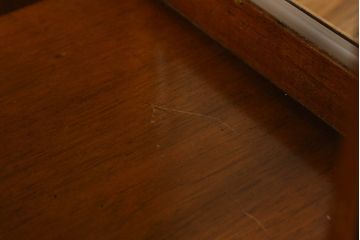 中古　DREXEL HERITAGE(ドレクセルヘリテイジ)　FRANCESCA(フランチェスカ)シリーズ　気品溢れる佇まいが魅力のガラスキャビネット(飾り棚、キュリオケース、ショーケース、ガラスケース、コレクションケース)(定価約74万円)(R-066079)