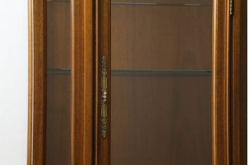 中古　DREXEL HERITAGE(ドレクセルヘリテイジ)　FRANCESCA(フランチェスカ)シリーズ　気品溢れる佇まいが魅力のガラスキャビネット(飾り棚、キュリオケース、ショーケース、ガラスケース、コレクションケース)(定価約74万円)(R-066079)