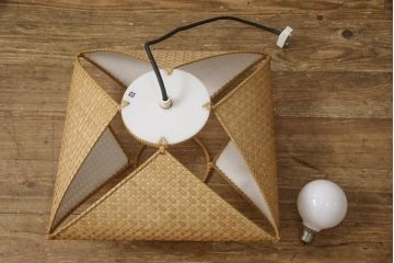 和製ビンテージ　希少な廃盤品　YAMAGIWA(ヤマギワ)　近藤昭作　竹のあかり　和モダンスタイルやナチュラルテイストの空間づくりにおすすめ!!竹あんどんの天井照明(行灯、行燈、吊り下げ照明、ペンダントライト、シェード、電笠、ヴィンテージ)(R-066089)