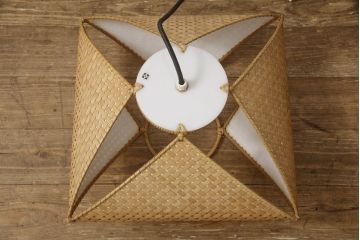 和製ビンテージ　希少な廃盤品　YAMAGIWA(ヤマギワ)　近藤昭作　竹のあかり　和モダンスタイルやナチュラルテイストの空間づくりにおすすめ!!竹あんどんの天井照明(行灯、行燈、吊り下げ照明、ペンダントライト、シェード、電笠、ヴィンテージ)(R-066089)