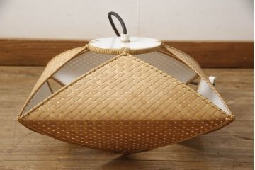 和製ビンテージ　希少な廃盤品　YAMAGIWA(ヤマギワ)　近藤昭作　竹のあかり　和モダンスタイルやナチュラルテイストの空間づくりにおすすめ!!竹あんどんの天井照明(行灯、行燈、吊り下げ照明、ペンダントライト、シェード、電笠、ヴィンテージ)(R-066089)