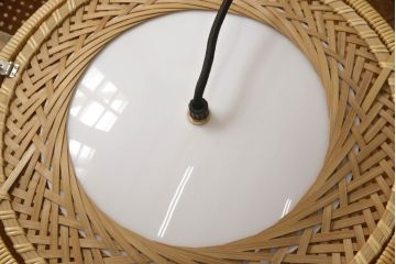 和製ビンテージ　希少な廃盤品　YAMAGIWA(ヤマギワ)　近藤昭作　竹のあかり　花びらのようなシェードが可愛らしい竹あんどんの天井照明(行灯、行燈、吊り下げ照明、ペンダントライト、シェード、電笠、ヴィンテージ)(R-066090)
