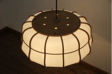 和製ビンテージ　YAMAGIWA(ヤマギワ)　京都指し物工芸　和田卯　榎本文夫作　秋田杉　優美な曲線が魅力の曲げ木照明(京指物、曲木、和風照明、天井照明、ペンダントライト、吊り下げ照明、シェード、電笠、ヴィンテージ)(R-066092)