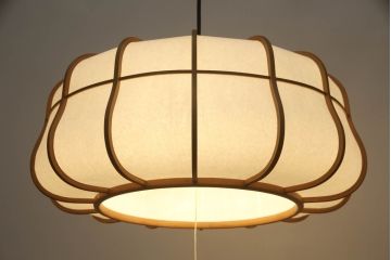 和製ビンテージ　YAMAGIWA(ヤマギワ)　京都指し物工芸　和田卯　榎本文夫作　秋田杉　優美な曲線が魅力の曲げ木照明(京指物、曲木、和風照明、天井照明、ペンダントライト、吊り下げ照明、シェード、電笠、ヴィンテージ)(R-066092)