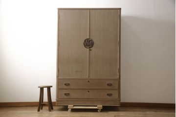 中古　伝統工芸士　小林雄蔵作　シックなカラーの金具が凛とした雰囲気を醸し出す加茂総桐箪笥(胴丸、総桐たんす、着物箪笥、引き出し、和タンス)(R-066095)
