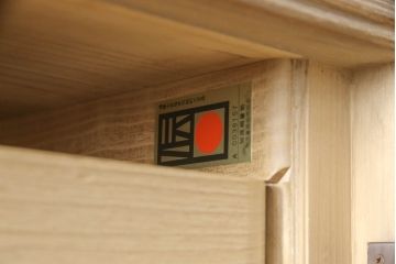 中古　伝統工芸士　小林雄蔵作　シックなカラーの金具が凛とした雰囲気を醸し出す加茂総桐箪笥(胴丸、総桐たんす、着物箪笥、引き出し、和タンス)(R-066095)