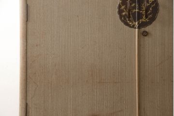 中古　伝統工芸士　小林雄蔵作　シックなカラーの金具が凛とした雰囲気を醸し出す加茂総桐箪笥(胴丸、総桐たんす、着物箪笥、引き出し、和タンス)(R-066095)
