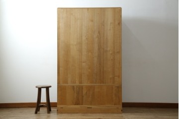 中古　繊細なデザインの金具が洗練された雰囲気を高める加茂総桐箪笥(並厚)　(R-066096)