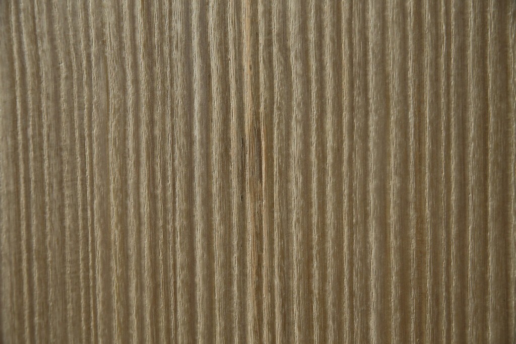 中古　繊細なデザインの金具が洗練された雰囲気を高める加茂総桐箪笥(並厚)　(R-066096)