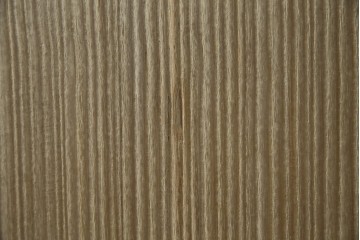 中古　繊細なデザインの金具が洗練された雰囲気を高める加茂総桐箪笥(並厚)　(R-066096)