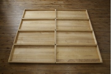 中古　繊細なデザインの金具が洗練された雰囲気を高める加茂総桐箪笥(並厚)　(R-066096)