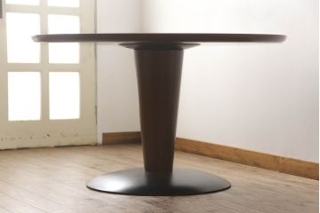 中古　美品　arflex(アルフレックス)　ステーションチェントロ(STATION CENTRO)　洗練されたモダンデザインが魅力的なダイニングテーブル(定価約45万円)(ラウンドテーブル、丸テーブル、食卓)(R-066099)