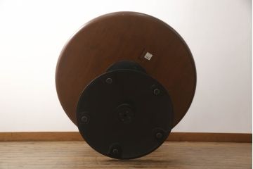 中古　美品　arflex(アルフレックス)　ステーションチェントロ(STATION CENTRO)　洗練されたモダンデザインが魅力的なダイニングテーブル(定価約45万円)(ラウンドテーブル、丸テーブル、食卓)(R-066099)