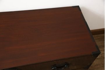 和製アンティーク　超美品!!　前面栗材　上手物　大きな桜丸金具と綺麗な漆の色合いが和の雰囲気を高める米沢箪笥ローボード(引き出し、収納タンス、時代箪笥)(R-066112)