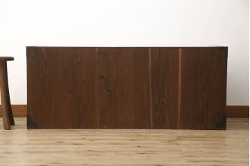 和製アンティーク　超美品!!　前面栗材　上手物　大きな桜丸金具と綺麗な漆の色合いが和の雰囲気を高める米沢箪笥ローボード(引き出し、収納タンス、時代箪笥)(R-066112)