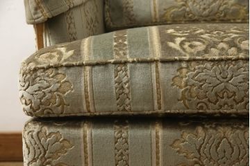 中古　美品　DREXEL HERITAGE(ドレクセルヘリテイジ)　肘カバー・クッション付き　ゆったりとした寛ぎの空間づくりに取り入れたい1人掛けソファ(一人掛けソファ、1Pソファ、アームソファ、アームチェア、椅子、イス)(R-066120)