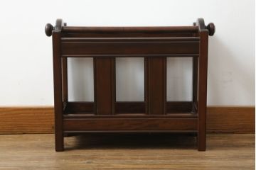 中古　松本民芸家具　上品な佇まいが和洋どちらの空間にも馴染むC型マガジンラック(収納)(R-066121)