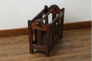 中古　松本民芸家具　上品な佇まいが和洋どちらの空間にも馴染むC型マガジンラック(収納)(R-066121)