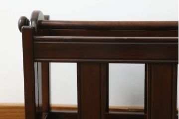 中古　松本民芸家具　上品な佇まいが和洋どちらの空間にも馴染むC型マガジンラック(収納)(R-066121)