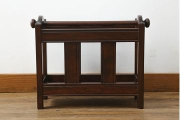 中古　松本民芸家具　上品な佇まいが和洋どちらの空間にも馴染むC型マガジンラック(収納)(R-066121)