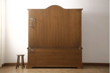 中古　美品!!　DREXEL HERITAGE(ドレクセルヘリテイジ)　Grand Villa(グランドヴィラ)　照明付きのゴージャスなキャビネット(食器棚、カップボード、飾り棚、収納棚、戸棚)(定価約130万円)(R-066125)