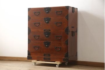 和製アンティーク　美品!!〈専門業者によるリペア済品〉前面欅(ケヤキ)材　素晴らしい杢目がお楽しみいただける二段重ね時代箪笥(和たんす、収納箪笥、整理タンス、衣装箪笥、引き出し)(R-066126)