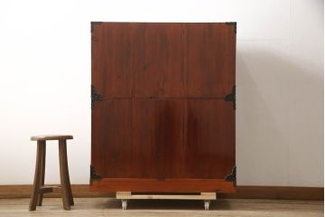 和製アンティーク　美品!!〈専門業者によるリペア済品〉前面欅(ケヤキ)材　素晴らしい杢目がお楽しみいただける二段重ね時代箪笥(和たんす、収納箪笥、整理タンス、衣装箪笥、引き出し)(R-066126)