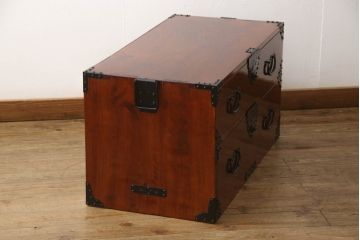 和製アンティーク　美品!!〈専門業者によるリペア済品〉前面欅(ケヤキ)材　素晴らしい杢目がお楽しみいただける時代箪笥ローボード(和たんす、収納箪笥、整理タンス、衣装箪笥、引き出し、サイドボード、ローチェスト)(R-066127)