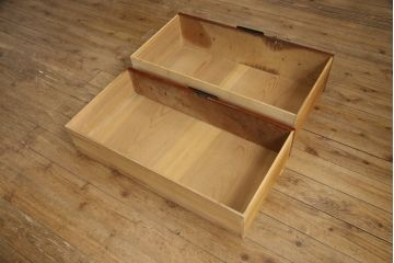 和製アンティーク　美品!!〈専門業者によるリペア済品〉前面欅(ケヤキ)材　素晴らしい杢目がお楽しみいただける時代箪笥ローボード(和たんす、収納箪笥、整理タンス、衣装箪笥、引き出し、サイドボード、ローチェスト)(R-066127)