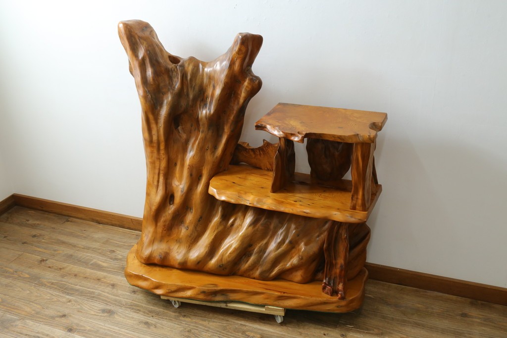 中古　美品　屋久杉の生命力溢れる美しさが魅力の飾り棚　定価約180万円　(R-066136)