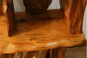 中古　美品　屋久杉の生命力溢れる美しさが魅力の飾り棚　定価約180万円　(R-066136)