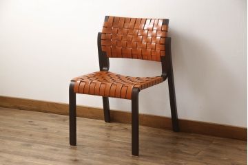 中古　arflex(アルフレックス)　NT(エヌティー)　本革(レザー)　革を編み込んだデザインが個性的なアームレスチェア(ダイニングチェア、椅子、イス)(R-066137)
