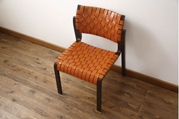 中古　arflex(アルフレックス)　NT(エヌティー)　本革(レザー)　革を編み込んだデザインが個性的なアームレスチェア(ダイニングチェア、椅子、イス)(R-066137)