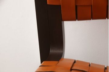 中古　arflex(アルフレックス)　NT(エヌティー)　本革(レザー)　革を編み込んだデザインが個性的なアームレスチェア(ダイニングチェア、椅子、イス)(R-066137)