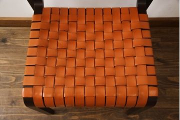 中古　arflex(アルフレックス)　NT(エヌティー)　本革(レザー)　革を編み込んだデザインが個性的なアームレスチェア(ダイニングチェア、椅子、イス)(R-066137)