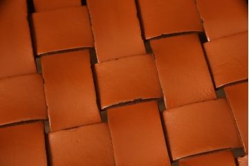 中古　arflex(アルフレックス)　NT(エヌティー)　本革(レザー)　革を編み込んだデザインが個性的なアームレスチェア(ダイニングチェア、椅子、イス)(R-066137)