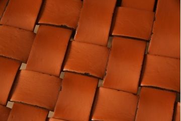 中古　arflex(アルフレックス)　NT(エヌティー)　本革(レザー)　革を編み込んだデザインが個性的なアームレスチェア(ダイニングチェア、椅子、イス)(R-066137)