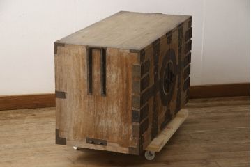 和製アンティーク　天板リメイク　脚付きリメイク　使いやすく生まれ変わる総桐箪笥サイドボード(観音開き時代箪笥、サイドチェスト、引き出し、収納箪笥、時代箪笥)(R-066163)