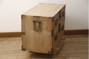 和製アンティーク　天板リメイク　脚付きリメイク　関東衣装箪笥　使いやすく生まれ変わる総桐箪笥サイドボード(サイドチェスト、引き出し、収納箪笥、時代箪笥)(R-066164)