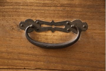 和製アンティーク　天板リメイク　脚付きリメイク　関東衣装箪笥　使いやすく生まれ変わる総桐箪笥サイドボード(サイドチェスト、引き出し、収納箪笥、時代箪笥)(R-066164)