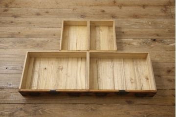 和製ビンテージ　総欅(ケヤキ)材　内部桐材　職人手造り　存在感のある重厚な手打ち金具が目を引く酒田船箪笥(掛硯型、懸硯型、庄内小箪笥、庄内箪笥、舟箪笥、帳場箪笥、引き出し、サイドチェスト、ヴィンテージ)(R-066169)