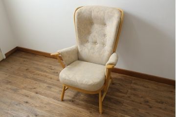 中古　美品　イギリス家具　ERCOL(アーコール)　エバーグリーン　気品のある佇まいが魅力の1人掛けイージーチェア(アームチェア、ラウンジチェア、ソファ、1人掛け、椅子、イス、英国、北欧)(定価約29万円)(R-066170)